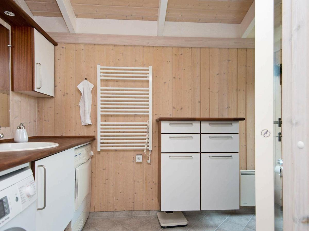 6 Person Holiday Home In Ebeltoft Eksteriør billede