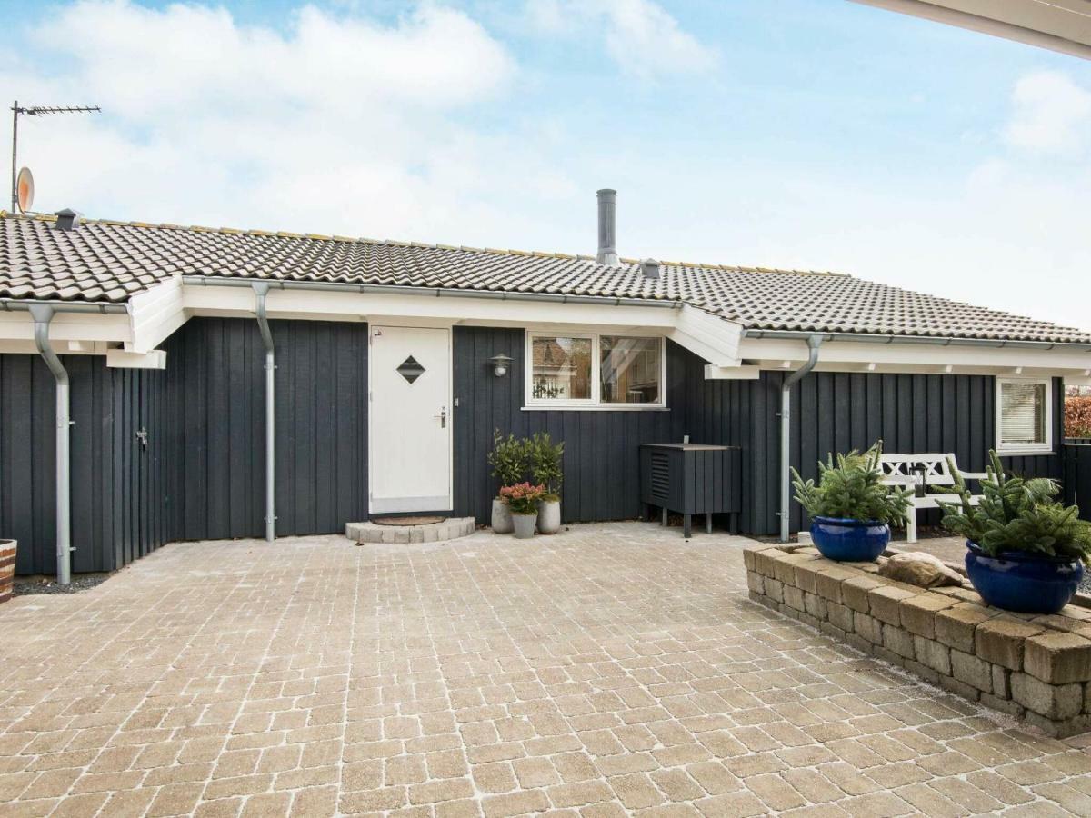 6 Person Holiday Home In Ebeltoft Eksteriør billede